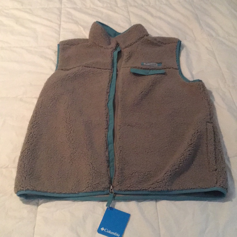 Men’s Columbia vest.